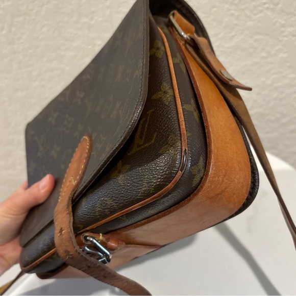 Louis Vuitton MM Cartouchiere
Brown Monogram Crossbody Bag - Picture 7 of 13